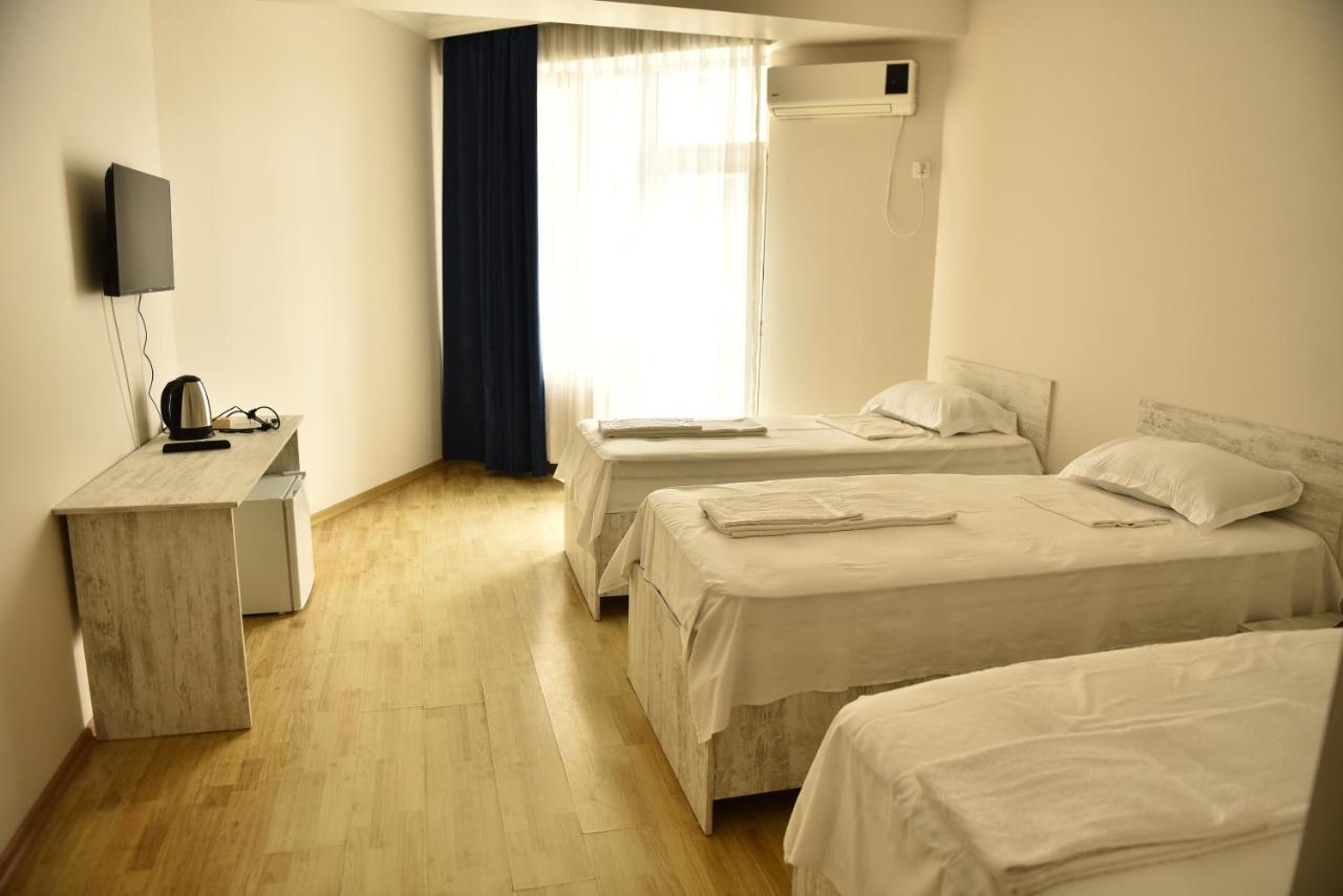 Prime Hotel Batoumi Extérieur photo
