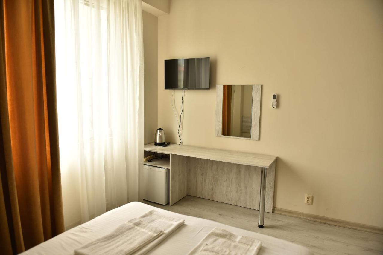 Prime Hotel Batoumi Extérieur photo